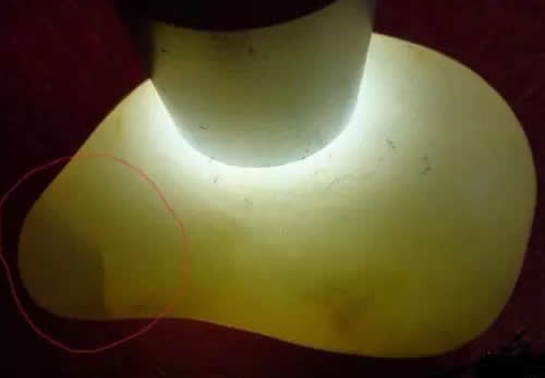 玉髓用灯光照有裂痕图片